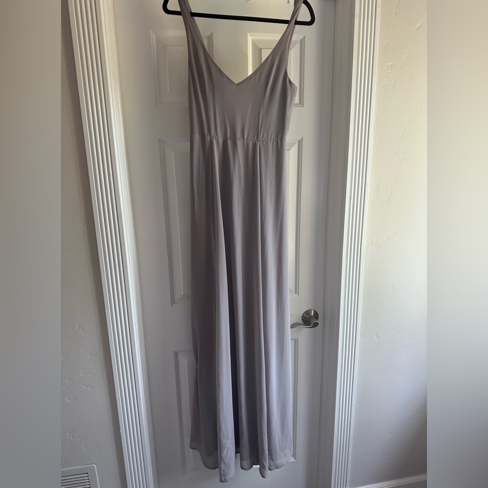 Show me your mumu Jenn maxi dress color dove grey size small. Worn once